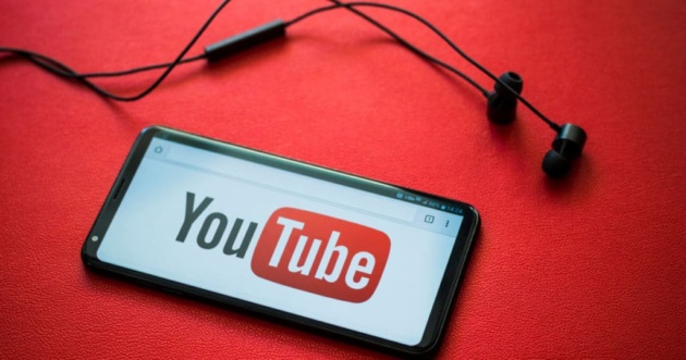 YouTube permetterà di fare acquisti online tramite comandi vocali