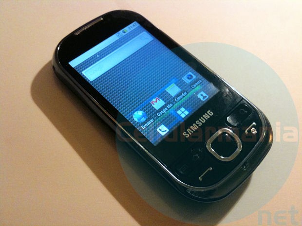 Samsung Corby GT-I5500 con Android 2.1 in foto