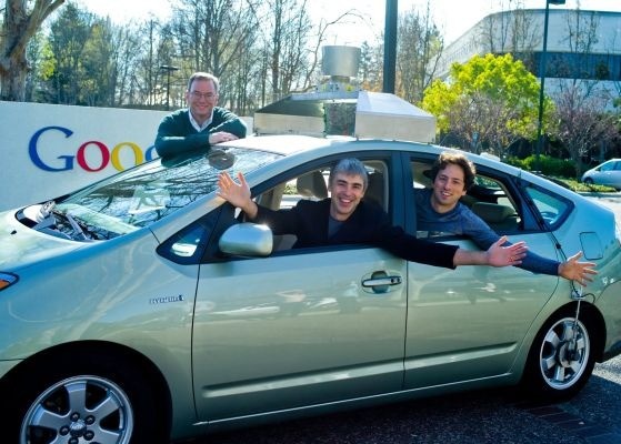 Google: Eric Schmidt lascia il posto di CEO a Larry Page