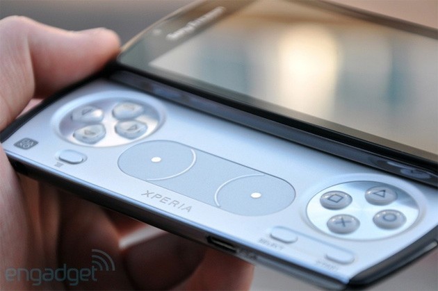 Sony Ericsson Xperia Play, video hands-on di Engadget