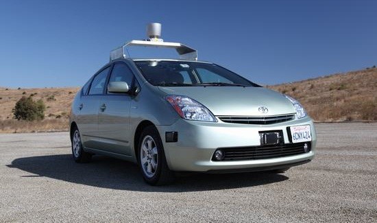 Non solo Android: Ecco l'auto di Google che si guida da sola (video)