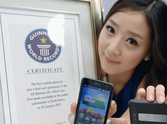 LG Optimus Dual, uno smartphone da Guinness World Records