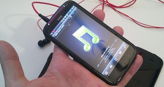 HTC Sensation XE con Beats Audio si mostra dal vivo