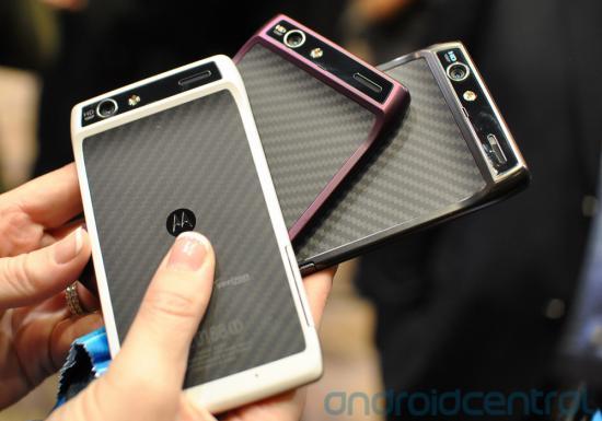 CES 2012 : Motorola Droid Razr White, Purple e Black