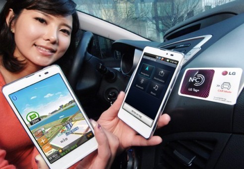 LG Optimus LTE Tag: lo smartphone che comunica con speciali adesivi