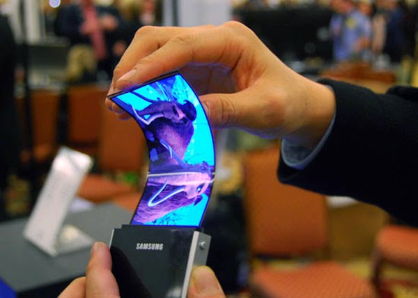 Samsung brevetta i display flessibili: nel 2013 nei primi device Android?