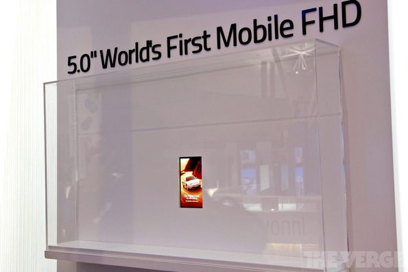 LG presenta il primo display da 5 pollici con risoluzione Full HD