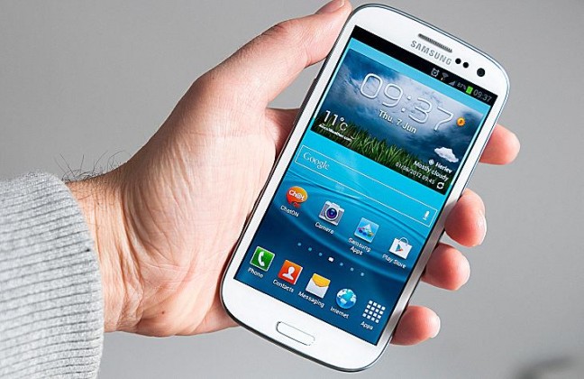 Galaxy S III: in Europa un aggiornamento toglie la ricerca locale [UPDATE]