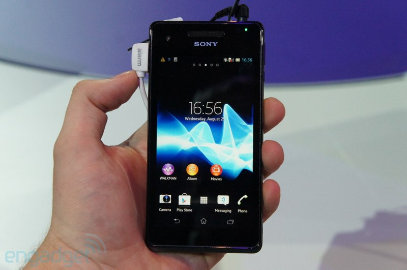 Sony Xperia V: in Italia con LTE a 499€