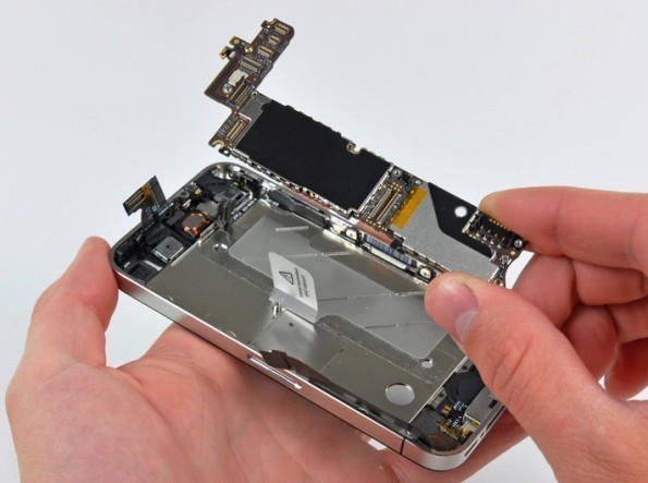 La guerra continua: Apple taglia gli ordini di chip Samsung