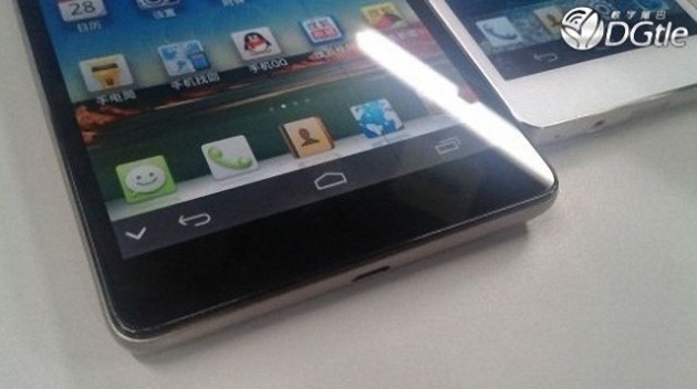 Huawei Ascend Mate: nuove foto per il phablet Android da 6.1