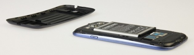 Samsung Galaxy S III: la batteria da 3.000 mAh si mostra in foto e video