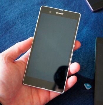 Sony Xperia Z: confronto display e nuovi scatti fotografici