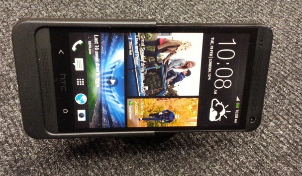 HTC One: ecco nuove foto degli accessori ufficiali