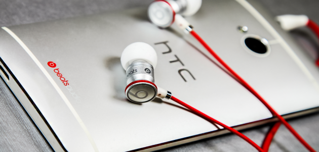 HTC One: cuffie Beats Audio urBeats incluse nella confezione [UPDATE: non ci saranno]