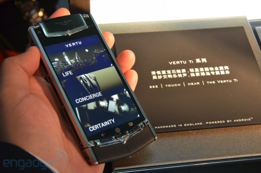 Vertu Ti: lo smartphone Android di lusso svelato ad Hong Kong [Video hands-on]
