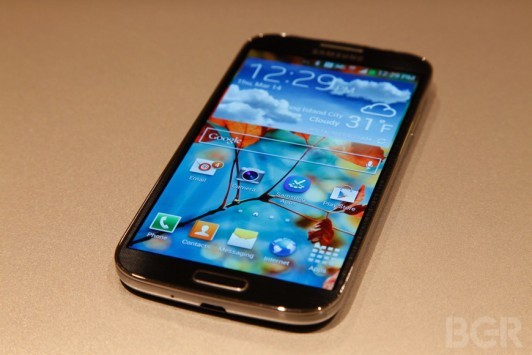 Samsung Galaxy S IV: iniziato il roll-out dell'aggiornamento I9505XXUAME2