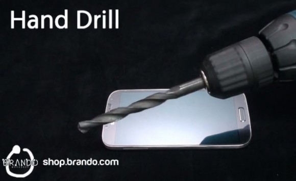 Samsung Galaxy S IV: stress test per la pellicola Brando
