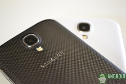 Samsung Galaxy S4: video confronto tra le colorazioni Frost White e Mist Black