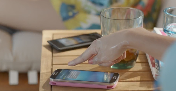Samsung prende di mira Apple con un nuovo spot per il Galaxy S IV