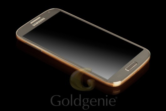 Samsung Galaxy S4: eccolo completamente placcato in oro ad un prezzo di oltre 2'000 dollari