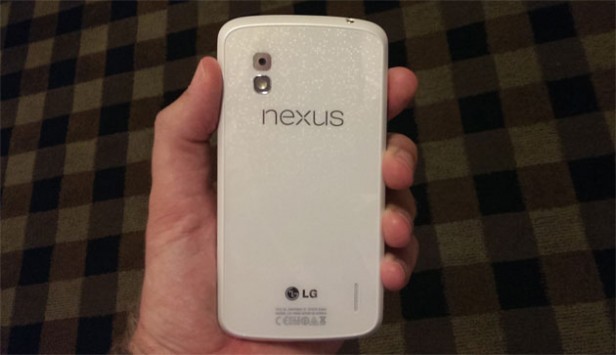 Il Nexus 4 Bianco arriverà il 10 Giugno con a bordo Android 4.3? [RUMORS]