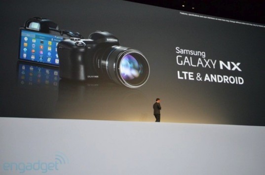 Samsung annuncia ufficialmente Galaxy NX: mirrorless Android a 20 MP e Exynos 5 Octa [UPDATE]