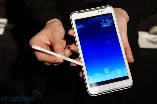 ASUS annuncia il nuovo FonePad Note: display da 6 pollici e stylus