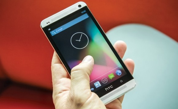HTC One: Paul O'Brien al lavoro su uno switch tra Sense 5 e Google Edition