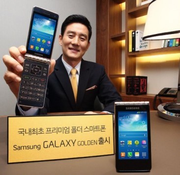 Samsung Galaxy Golden ufficiale: dual-core Android con due schermi da 3,7
