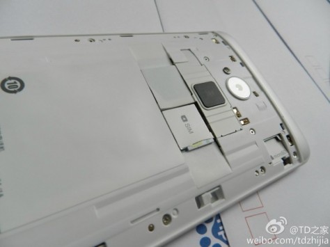 HTC One Max: primi test fotografici e maggiori informazioni sul lettore di impronte digitali