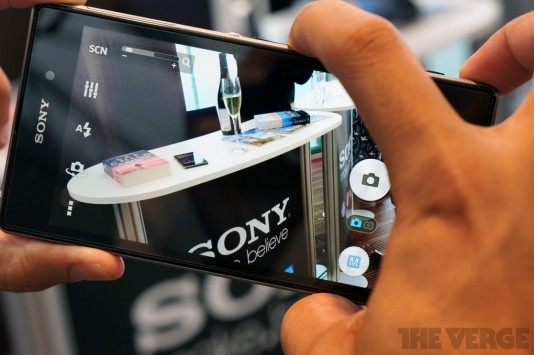 Sony Xperia Z1 appare su Clove UK al prezzo di 670€