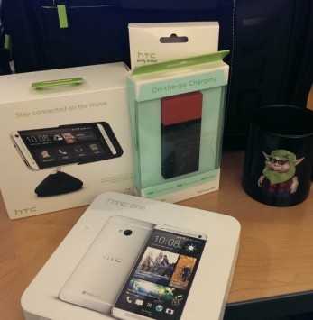 Al proprietario salvato dal suo Evo 3D, HTC regala un One nuovo e tanti accessori