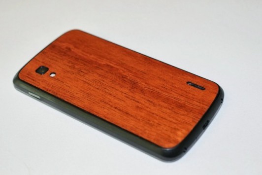 Nexus 4, ecco la cover posteriore in legno