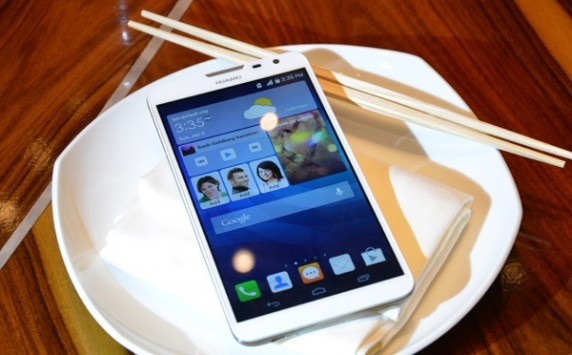 [CES 2014] Huawei presenta Ascend Mate 2: LTE, 4050 mAh e Reverse Charge