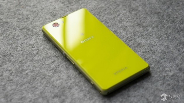 Sony: avvistato in foto l'Xperia Z2 mini, aka Xperia A2