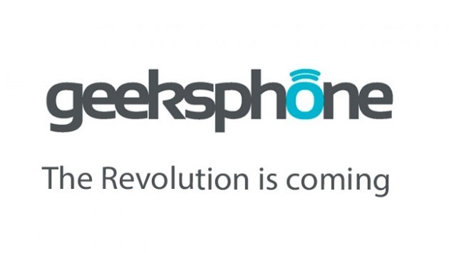 Geeksphone Revolution: ecco un nuovo smartphone Dual OS con Firefox e Android