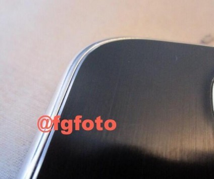 Samsung Galaxy S5: appare in rete la prima foto della versione 