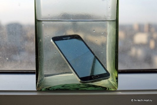 Samsung Galaxy S5: superata la prova dell'acqua