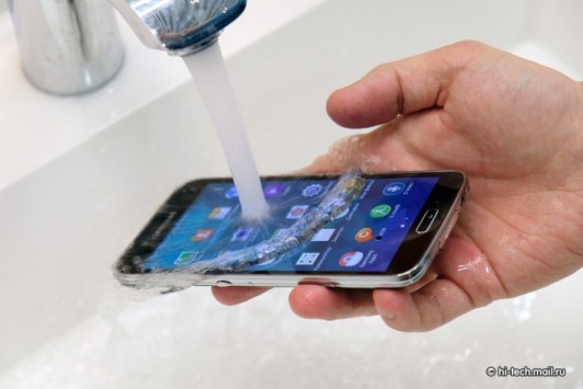 Samsung Galaxy S5: ecco un nuovo test d’immersione