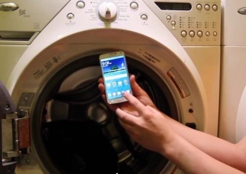 Samsung Galaxy S5: superato il test estremo della lavatrice