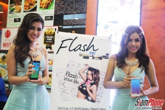 Alcatel OneTouch Flash: nuovo phablet con SoC octa-core e Android KitKat