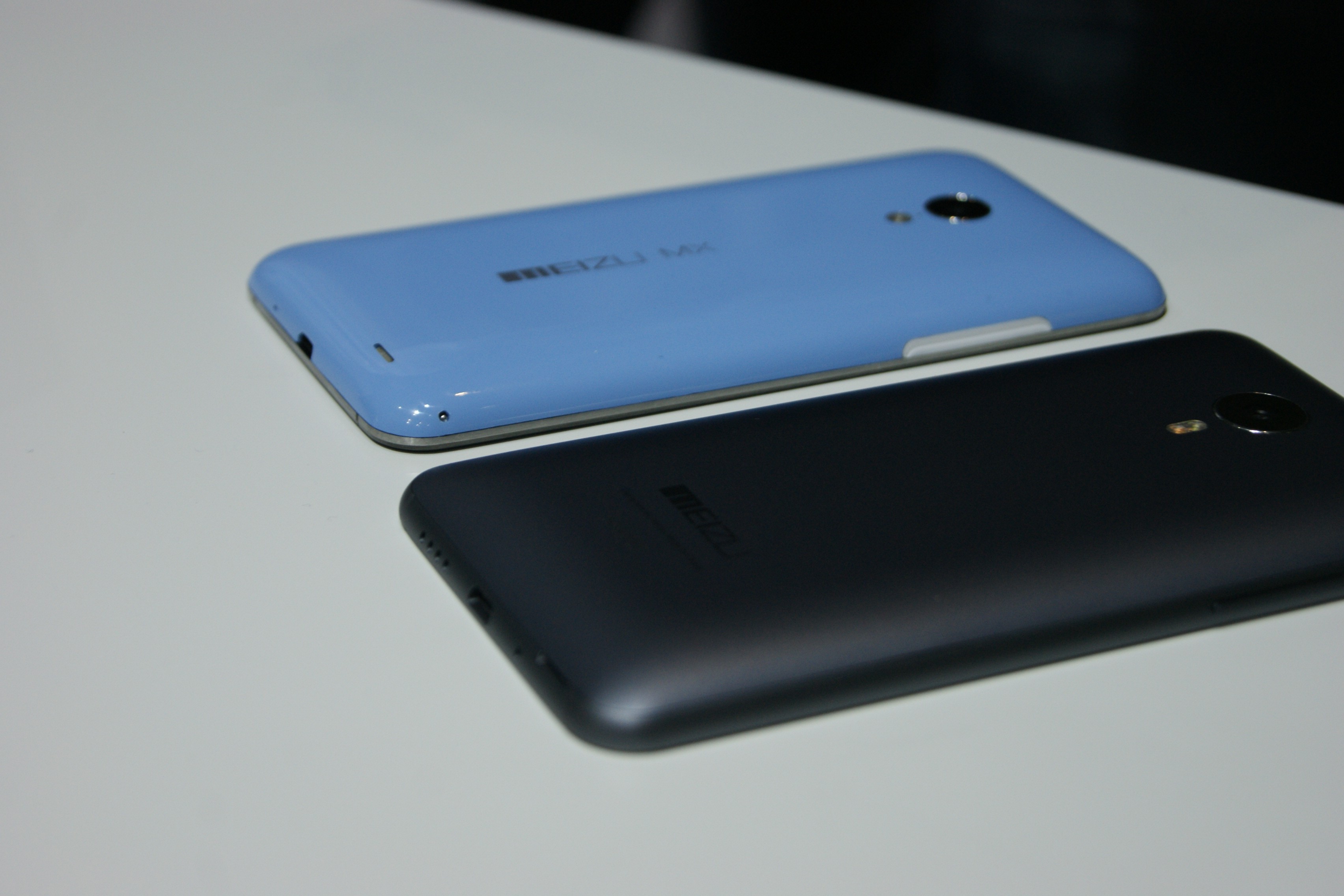MX4 vs MX3 back