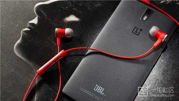 JBL E1+ Earphones: ecco le nuove cuffie presentate da OnePlus