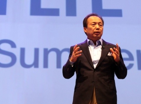 Samsung, sostanzioso taglio di stipendio per il capo della divisione Mobile J.K. Shin