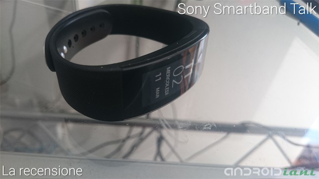 Sony SmartBand Talk: la recensione