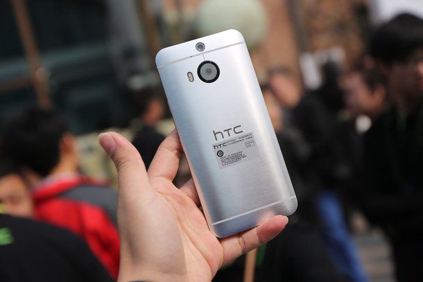 HTC presenta One M9+: display QHD da 5.2