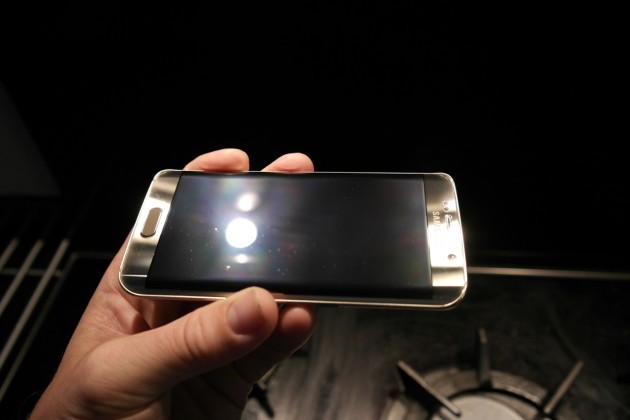 Samsung Galaxy S6: sostituzione gratuita del vetro per i danni causati dalla Clear Cover