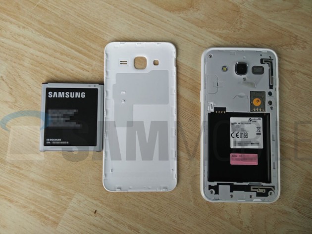 Samsung Galaxy J5 catturato in foto