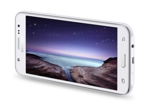 Samsung svela i nuovi Galaxy J5 e Galaxy J7, entrambi dotati di flash LED frontale